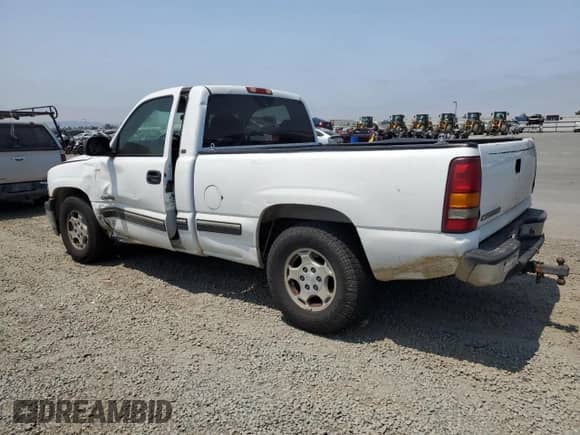 2000 Chevrolet Silverado 1500 LS with VIN 1GCEC14W6YZ299647, listed as a Copart auction lot 63344075 with 213,110 mi miles and Clean title. Bid and sale history available at DreamBid. Image 2.