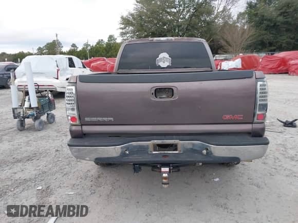 2000 GMC Sierra 1500 SLE with VIN 1GTEC19T8YZ178066, listed as a IAAI auction lot 41430666 with 152,459 mi miles and . Bid and sale history available at DreamBid. Image 16.