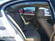 2010 BMW 3 Series 328i z VIN WBAPH5C58AA440231, wystawiony jako IAAI lot #43031069 z przebiegiem 96 967 mil mil oraz . Historia ofert i sprzedaży dostępna na DreamBid. Obrazek 8.