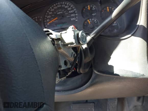 2003 Chevrolet Silverado 1500HD LS с VIN 1GCGC13U13F234014, выставлен на аукционе IAAI как лот 41838622 с пробегом 246 871 миль миль и . История ставок и продаж доступна на DreamBid. Изображение 6.