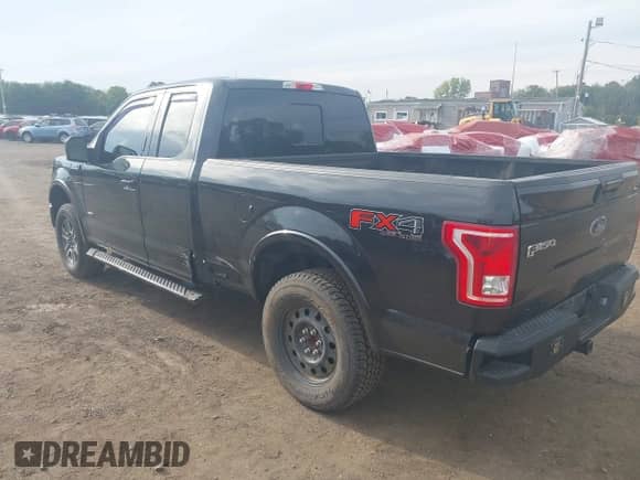 2015 Ford F-150 XLT z VIN 1FTEX1EP4FKE55864, wystawiony jako IAAI lot #43308805 z przebiegiem 196 804 mil mil oraz . Historia ofert i sprzedaży dostępna na DreamBid. Obrazek 6.