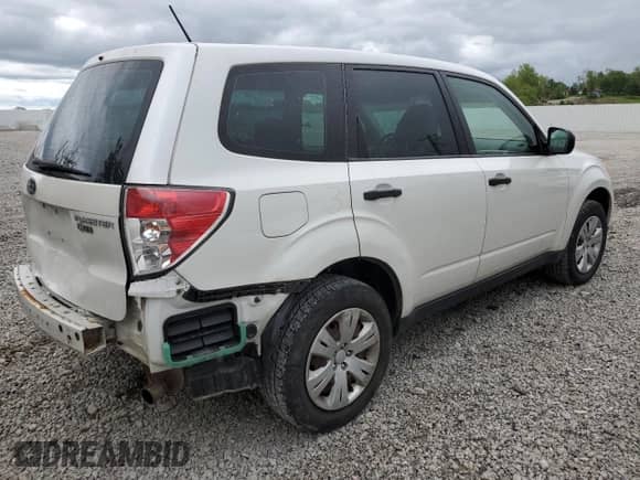 2010 Subaru Forester X z VIN JF2SH6AC8AG747059, wystawiony jako Copart lot #55930825 z przebiegiem 166 791 mil mil oraz Szkoda całkowita • Salvage title. Historia ofert i sprzedaży dostępna na DreamBid. Obrazek 3.