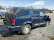 2000 Chevrolet Blazer LS with VIN 1GNDT13W3Y2372762, listed as a Copart auction lot 50689125 with 219,526 mi miles and Salvage title. Bid and sale history available at DreamBid. Image 3.