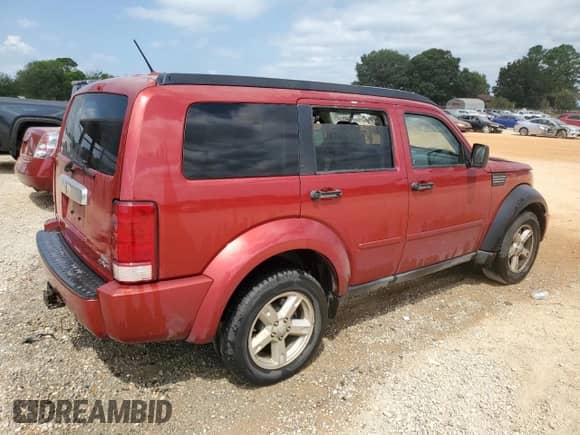 2007 Dodge Nitro SLT with VIN 1D8GU58K97W611966, listed as a Copart auction lot 68488544 with 215,935 mi miles and Clean title. Bid and sale history available at DreamBid. Image 3.