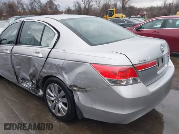 2012 Honda Accord EX z VIN 1HGCP2E72CA057259, wystawiony jako IAAI lot #41367957 z przebiegiem 121 585 mil mil oraz . Historia ofert i sprzedaży dostępna na DreamBid. Obrazek 20.