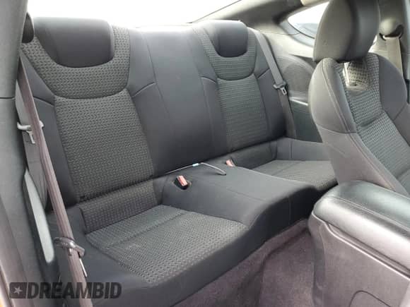 2012 Hyundai Genesis Coupe 2.0T с VIN KMHHT6KDXCU076573, выставлен на аукционе Copart как лот 82363204 с пробегом 101 333 миль миль и Чистый • Clean title. История ставок и продаж доступна на DreamBid. Изображение 10.