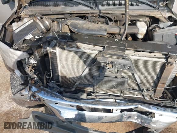 2004 Chevrolet Tahoe LT с VIN 1GNEC13Z34R294550, выставлен на аукционе IAAI как лот 42330212 с пробегом 298 283 миль миль и . История ставок и продаж доступна на DreamBid. Изображение 10.