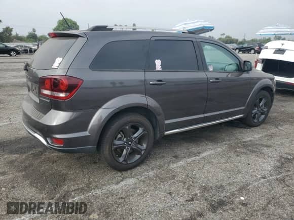 2018 Dodge Journey Crossroad z VIN 3C4PDCGB7JT327799, wystawiony jako Copart lot #67960955 z przebiegiem 109 049 mil mil oraz Szkoda całkowita • Salvage title. Historia ofert i sprzedaży dostępna na DreamBid. Obrazek 3.