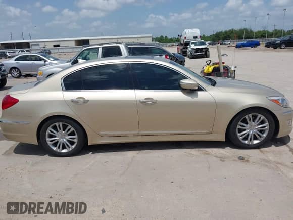 2012 Hyundai Genesis 4.6L с VIN KMHGC4DFXCU155983, выставлен на аукционе IAAI как лот 42702914 с пробегом 100 171 миль миль и . История ставок и продаж доступна на DreamBid. Изображение 13.