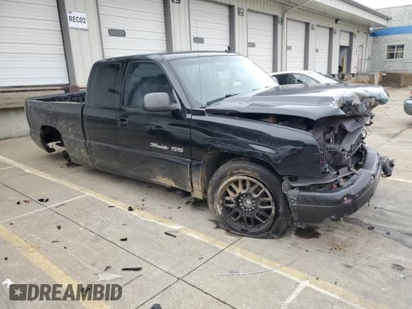 2006 Chevrolet Silverado SS с VIN 2GCEC19N261140999, выставлен на аукционе Copart как лот 80564114 с пробегом 221 209 миль миль и Списание • Salvage title. История ставок и продаж доступна на DreamBid. Изображение 4.