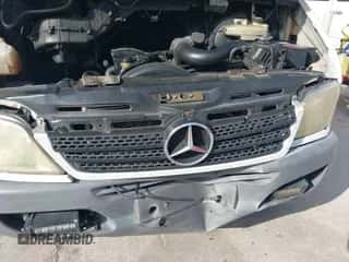 2005 Dodge Sprinter with VIN WD2PD644655758551, listed as a IAAI auction lot 41687177 with 436,566 mi miles and . Bid and sale history available at DreamBid. Image 6.