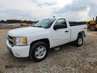 2007 Chevrolet Silverado 1500 1LT with VIN 1GCEC14047Z525193, listed as a Copart auction lot 81664565 with 199,788 mi miles and Salvage title. Bid and sale history available at DreamBid. Image 1.