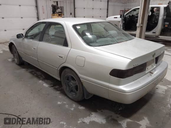 2001 Toyota Camry LE with VIN JT2BF22K010335108, listed as a IAAI auction lot 43545736 with Not provided miles and . Bid and sale history available at DreamBid. Image 3.