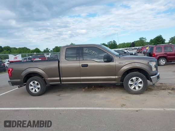 2017 Ford F-150 XL with VIN 1FTEX1C80HFB12959, listed as a IAAI auction lot 42615995 with 186,500 mi miles and . Bid and sale history available at DreamBid. Image 13.