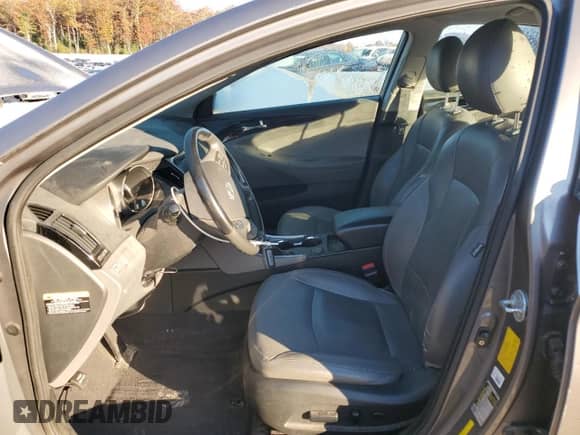 2012 Hyundai Sonata SE z VIN 5NPEC4AC9CH310555, wystawiony jako Copart lot #90118555 z przebiegiem 154 280 mil mil oraz Czysty tytuł • Clean title. Historia ofert i sprzedaży dostępna na DreamBid. Obrazek 7.