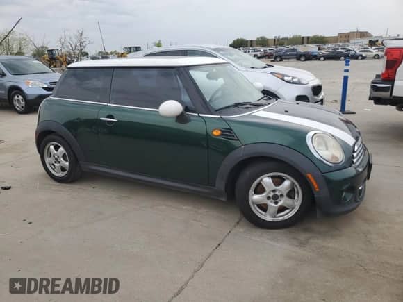 2011 MINI Hardtop z VIN WMWSU3C53BT091950, wystawiony jako Copart lot #45841863 z przebiegiem 125 815 mil mil oraz Czysty tytuł • Clean title. Historia ofert i sprzedaży dostępna na DreamBid. Obrazek 4.