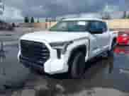 2024 Toyota Tundra Limited z VIN 5TFWA5DB9RX217552, wystawiony jako IAAI lot #41588555 z przebiegiem 3 216 mil mil oraz . Historia ofert i sprzedaży dostępna na DreamBid. Obrazek 17.