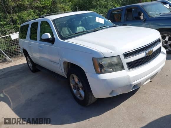 2008 Chevrolet Suburban LTZ z VIN 3GNFK16368G167473, wystawiony jako IAAI lot #42809613 z przebiegiem 286 134 mil mil oraz . Historia ofert i sprzedaży dostępna na DreamBid. Obrazek 1.