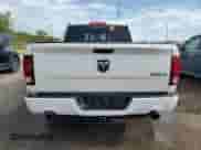 2017 Ram 1500 Night z VIN 1C6RR7MT3HS501529, wystawiony jako Copart lot #72023575 z przebiegiem 156 632 mil mil oraz Czysty tytuł • Clean title. Historia ofert i sprzedaży dostępna na DreamBid. Obrazek 6.