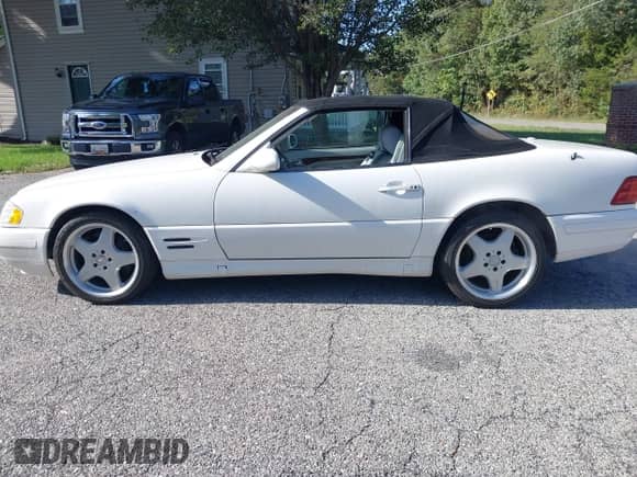 2002 Mercedes-Benz SL 500 с VIN WDBFA68F52F201300, выставлен на аукционе IAAI как лот 43380616 с пробегом 85 726 миль миль и . История ставок и продаж доступна на DreamBid. Изображение 14.