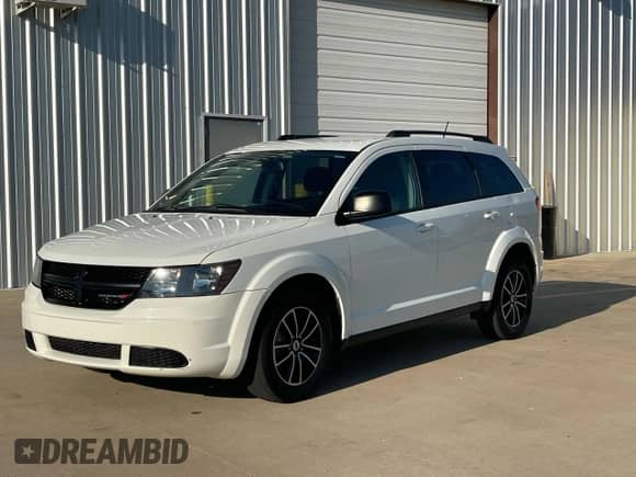 2018 Dodge Journey SE with VIN 3C4PDCAB4JT386155, listed as a Copart auction lot 85587245 with 117,582 mi miles and Clean title. Bid and sale history available at DreamBid. Image 2.