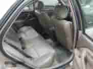 1999 Toyota Camry LE z VIN 4T1BG28K2XU580890, wystawiony jako IAAI lot #42860172 z przebiegiem 117 358 mil mil oraz . Historia ofert i sprzedaży dostępna na DreamBid. Obrazek 8.