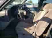 2003 Chevrolet Suburban LT z VIN 1GNEC16Z13J133476, wystawiony jako Copart lot #68215284 z przebiegiem 248 863 mil mil oraz Nie do naprawy • Non repairable. Historia ofert i sprzedaży dostępna na DreamBid. Obrazek 7.