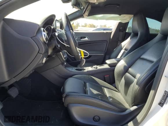 2017 Mercedes-Benz CLA 250 с VIN WDDSJ4EB0HN445060, выставлен на аукционе Copart как лот 71091415 с пробегом 56 965 миль миль и Списание • Salvage title. История ставок и продаж доступна на DreamBid. Изображение 7.