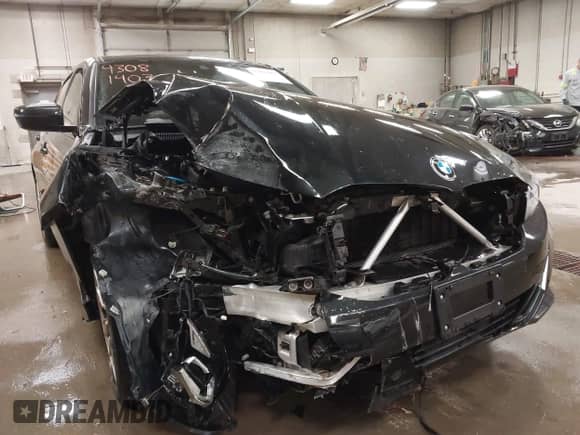 2023 BMW 3 Series 330i xDrive with VIN 3MW89FF00P8D57937, listed as a IAAI auction lot 43081403 with 19,195 mi miles and . Bid and sale history available at DreamBid. Image 18.