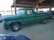 1963 Chevrolet Silverado 1500 z VIN 3C1540126201, wystawiony jako Copart lot #42150965 z przebiegiem 53 707 mil mil oraz Czysty tytuł • Clean title. Historia ofert i sprzedaży dostępna na DreamBid. Obrazek 1.