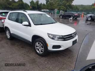 2017 Volkswagen Tiguan S с VIN WVGBV7AX9HK016742, выставлен на аукционе IAAI как лот 43278944 с пробегом 85 243 миль миль и . История ставок и продаж доступна на DreamBid. Изображение 1.