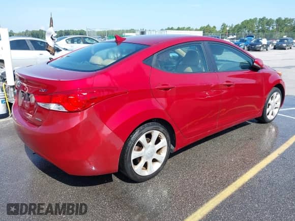 2011 Hyundai Elantra GLS z VIN KMHDH4AE1BU131280, wystawiony jako IAAI lot #42718484 z przebiegiem 141 840 mil mil oraz . Historia ofert i sprzedaży dostępna na DreamBid. Obrazek 4.