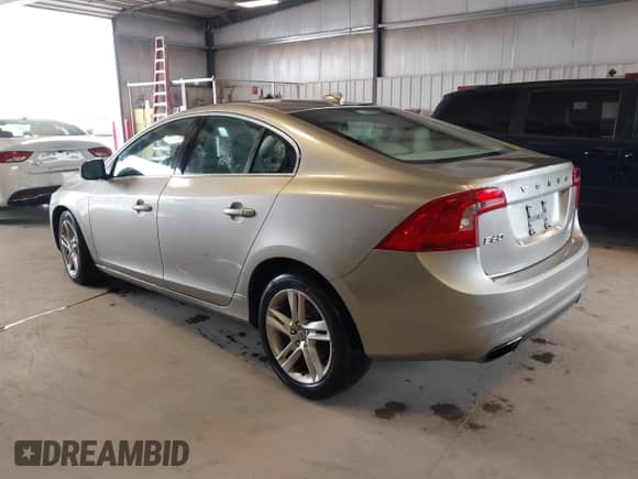 2015 Volvo S60 T5 Drive-E Premier with VIN YV126MFK7F1337818, listed as a IAAI auction lot 42680724 with 125,805 mi miles and . Bid and sale history available at DreamBid. Image 3.