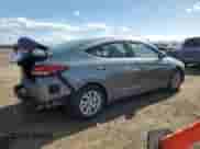 2018 Hyundai Elantra SE z VIN KMHD74LF5JU668225, wystawiony jako Copart lot #57252815 z przebiegiem 61 890 mil mil oraz Czysty tytuł • Clean title. Historia ofert i sprzedaży dostępna na DreamBid. Obrazek 3.