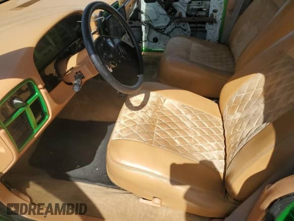 1994 Chevrolet Caprice с VIN 1G1BN52W9RR164390, выставлен на аукционе Copart как лот 60170224 с пробегом 243 356 миль миль и Списание • Salvage title. История ставок и продаж доступна на DreamBid. Изображение 7.