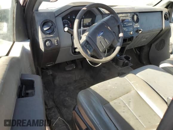 2012 Ford F-250 XL z VIN 1FTBF2A62CEB65027, wystawiony jako Copart lot #87708765 z przebiegiem 119 132 mil mil oraz Szkoda całkowita • Salvage title. Historia ofert i sprzedaży dostępna na DreamBid. Obrazek 8.