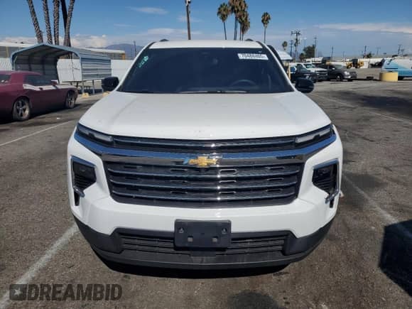2025 Chevrolet Traverse FWD LT with VIN 1GNERGRS8SJ115734, listed as a Copart auction lot 70488405 with 10,561 mi miles and Salvage title. Bid and sale history available at DreamBid. Image 5.