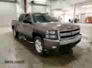2007 Chevrolet Silverado 1500 2LT z VIN 2GCEK133371717437, wystawiony jako Copart lot #58358415 z przebiegiem 206 107 mil mil oraz Szkoda całkowita • Salvage title. Historia ofert i sprzedaży dostępna na DreamBid. Obrazek 13.