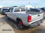 2005 GMC Sierra 1500 SLE z VIN 2GTEC19TX51217941, wystawiony jako IAAI lot #41333257 z przebiegiem 273 832 mil mil oraz . Historia ofert i sprzedaży dostępna na DreamBid. Obrazek 3.