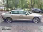 2020 Volvo S60 Momentum с VIN 7JR102FKXLG032170, выставлен на аукционе IAAI как лот 43351948 с пробегом 52 620 миль миль и . История ставок и продаж доступна на DreamBid. Изображение 13.