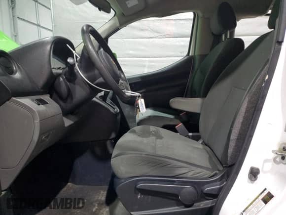 2017 Chevrolet City Express Cargo LS с VIN 3N63M0YN4HK719626, выставлен на аукционе Copart как лот 55591755 с пробегом 92 597 миль миль и Списание • Salvage title. История ставок и продаж доступна на DreamBid. Изображение 7.