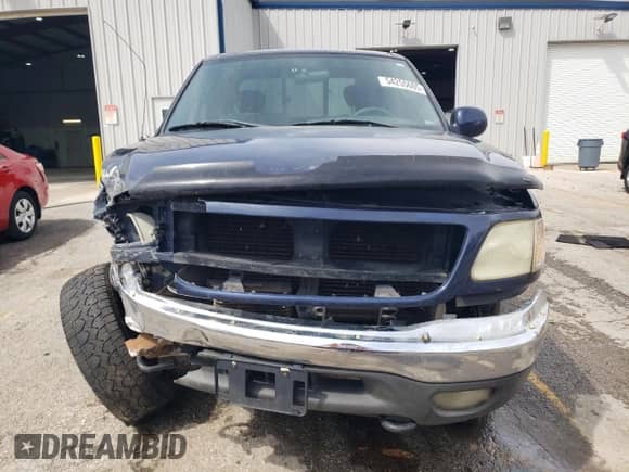 2003 Ford F-150 XL с VIN 1FTRX08L83KC57367, выставлен на аукционе Copart как лот 54255605 с пробегом 259 762 миль миль и Списание • Salvage title. История ставок и продаж доступна на DreamBid. Изображение 5.