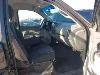 2010 Chevrolet Silverado 1500 with VIN 3GCRCPE05AG109468, listed as a IAAI auction lot 43382620 with 258,242 mi miles and . Bid and sale history available at DreamBid. Image 5.