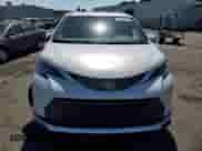 2024 Toyota Sienna Limited z VIN 5TDZRKEC2RS211061, wystawiony jako Copart lot #70225025 z przebiegiem 21 736 mil mil oraz Szkoda całkowita • Salvage title. Historia ofert i sprzedaży dostępna na DreamBid. Obrazek 5.