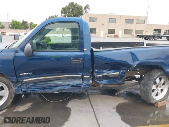 2000 Chevrolet Silverado 1500 LS with VIN 1GCEC14W3YZ104233, listed as a IAAI auction lot 42824914 with Not provided miles and . Bid and sale history available at DreamBid. Image 6.