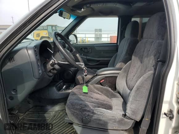2001 Chevrolet S-10 LS с VIN 1GCDT13WX1K178759, выставлен на аукционе Copart как лот 84771365 с пробегом Не указан миль и Списание • Salvage title. История ставок и продаж доступна на DreamBid. Изображение 7.