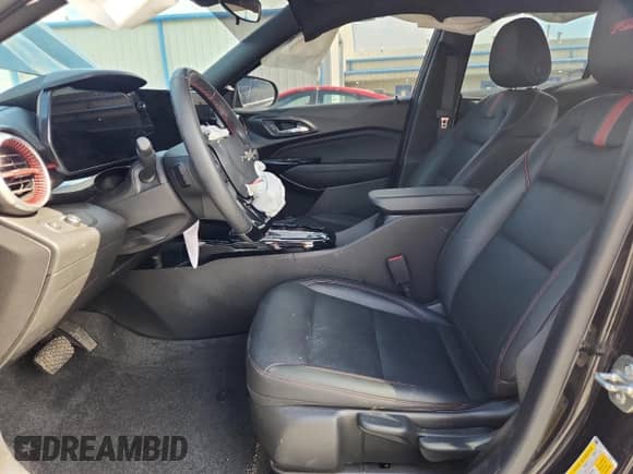 2025 Chevrolet Trax 2RS с VIN KL77LJEP5SC060467, выставлен на аукционе Copart как лот 59929075 с пробегом 21 278 миль миль и Списание • Salvage title. История ставок и продаж доступна на DreamBid. Изображение 7.