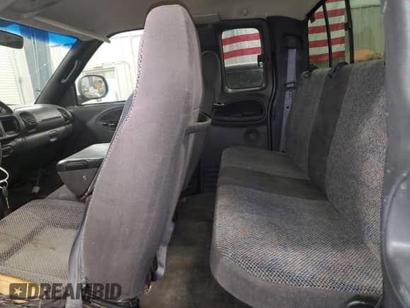2002 Dodge 2500 with VIN 3B7KF23Z72M289956, listed as a Copart auction lot 68518155 with 258,814 mi miles and Clean title. Bid and sale history available at DreamBid. Image 10.
