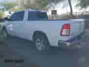 2022 Ram 1500 Big Horn z VIN 1C6RREBT6NN274404, wystawiony jako IAAI lot #42086856 z przebiegiem 66 000 mil mil oraz . Historia ofert i sprzedaży dostępna na DreamBid. Obrazek 3.