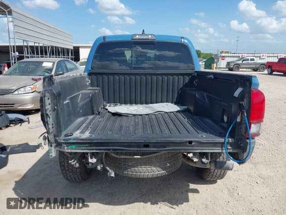 2019 Toyota Tacoma SR5 с VIN 5TFAZ5CN2KX075548, выставлен на аукционе IAAI как лот 42550629 с пробегом 238 228 миль миль и . История ставок и продаж доступна на DreamBid. Изображение 17.